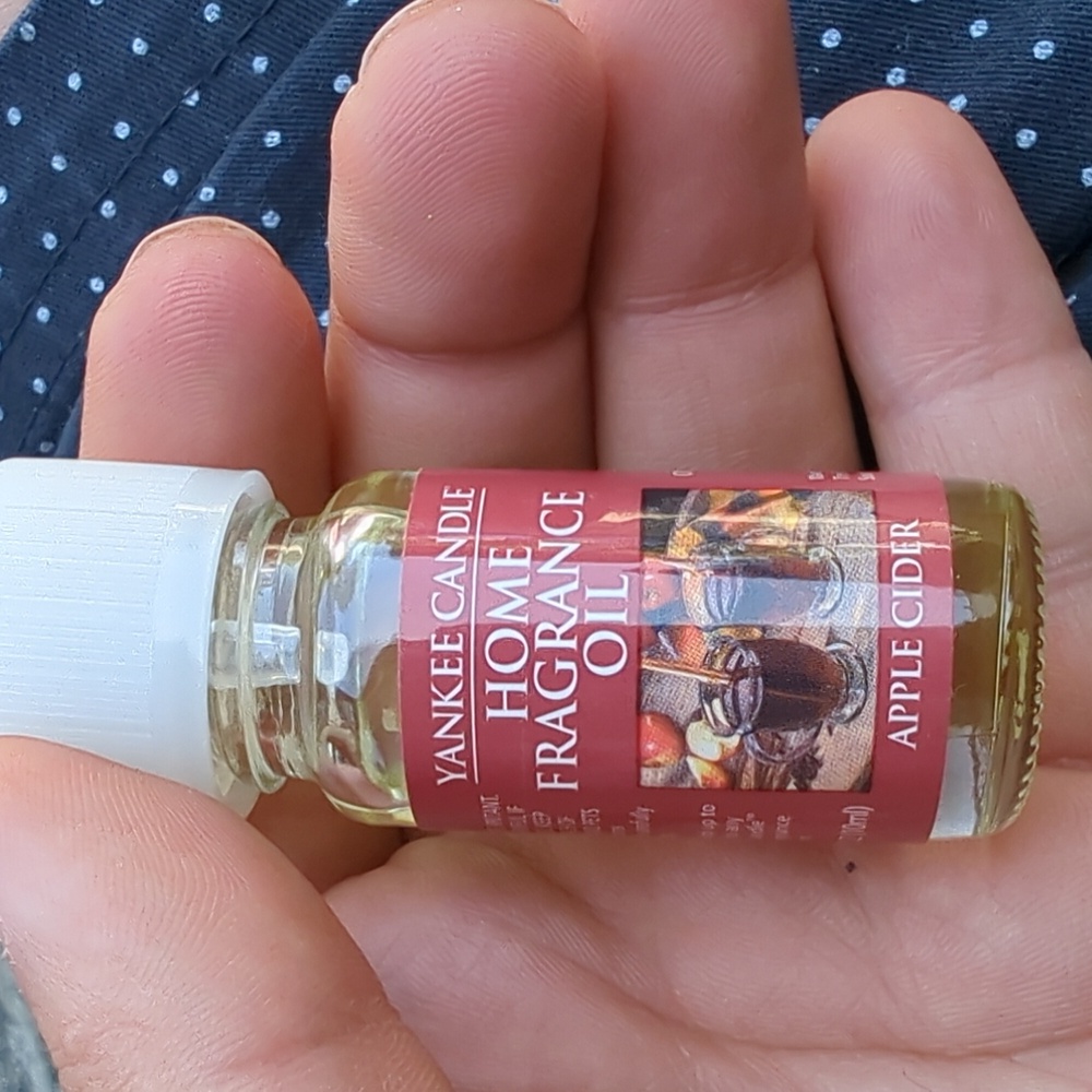 Rare & Discontinued - Yankee Candle Apple Cider Oil Warmer Scent